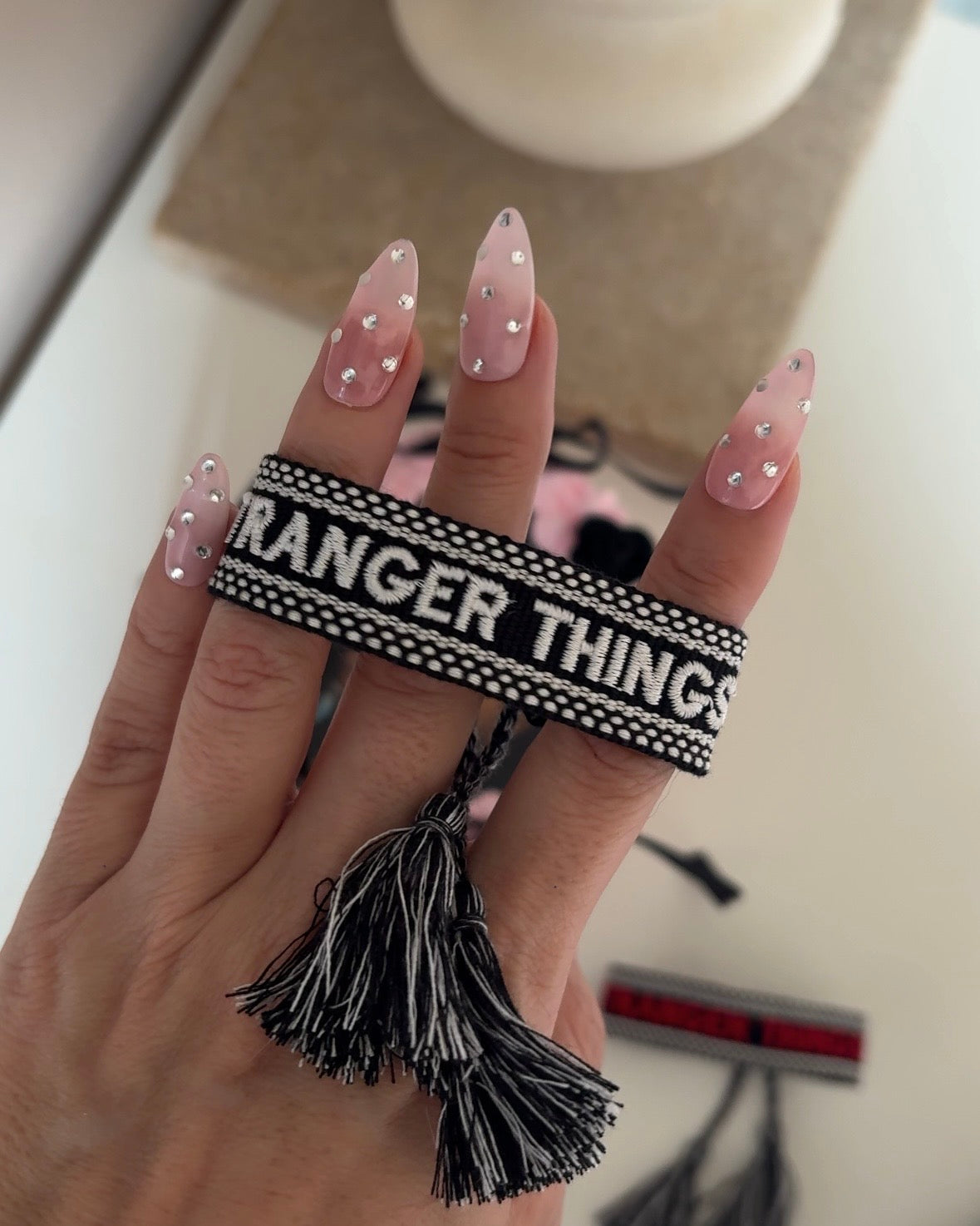 LOT BOÎTE À BIJOUX STRANGER THINGS + BIJOUX
