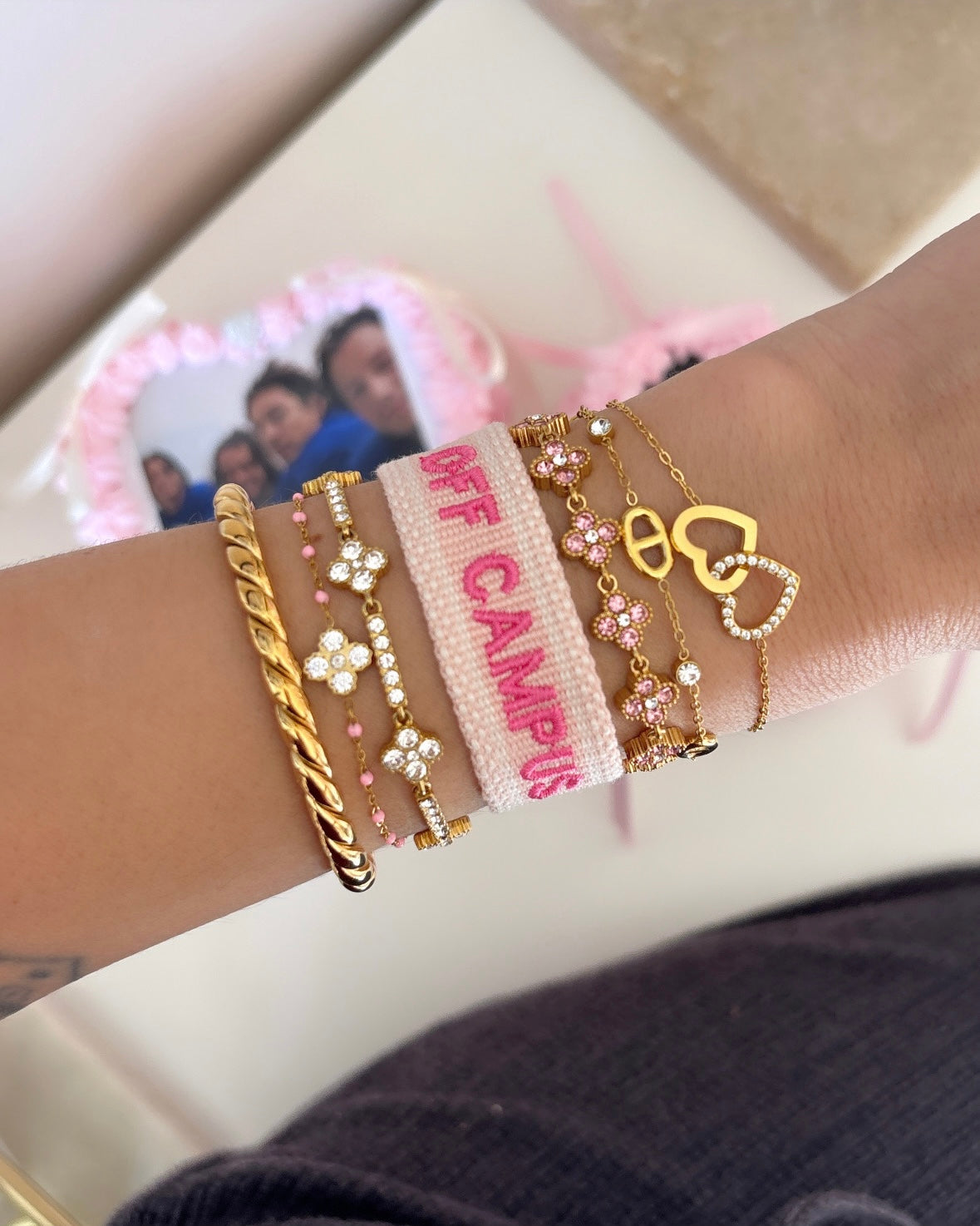 BRACELET BRODÉ OFF CAMPUS