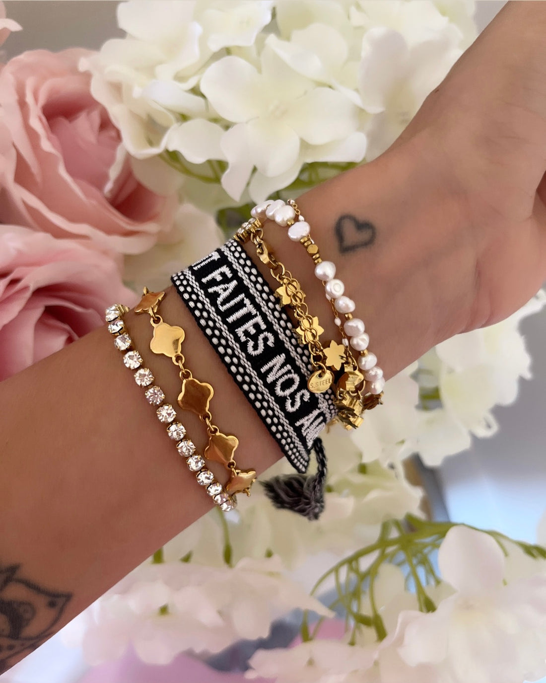 BRACELET BRODÉ DE QUOI QUE SOIENT FAITES NOS AMES