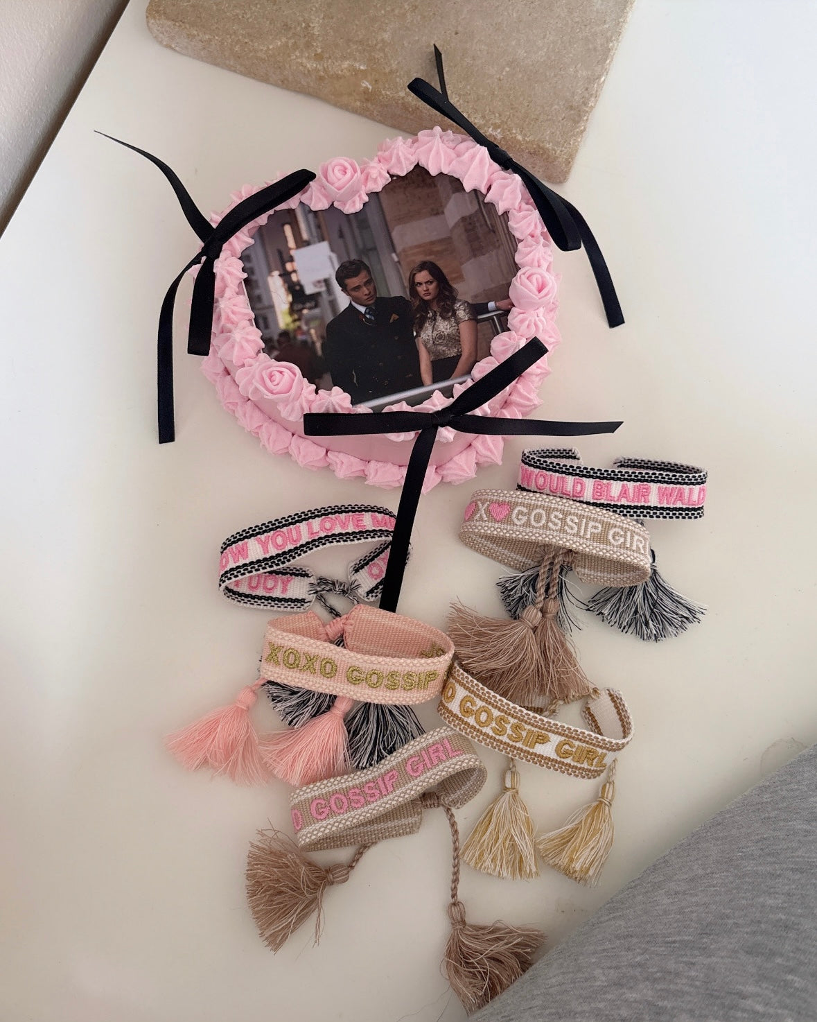 LOT BOÎTE À BIJOUX GOSSIP GIRL + BIJOUX