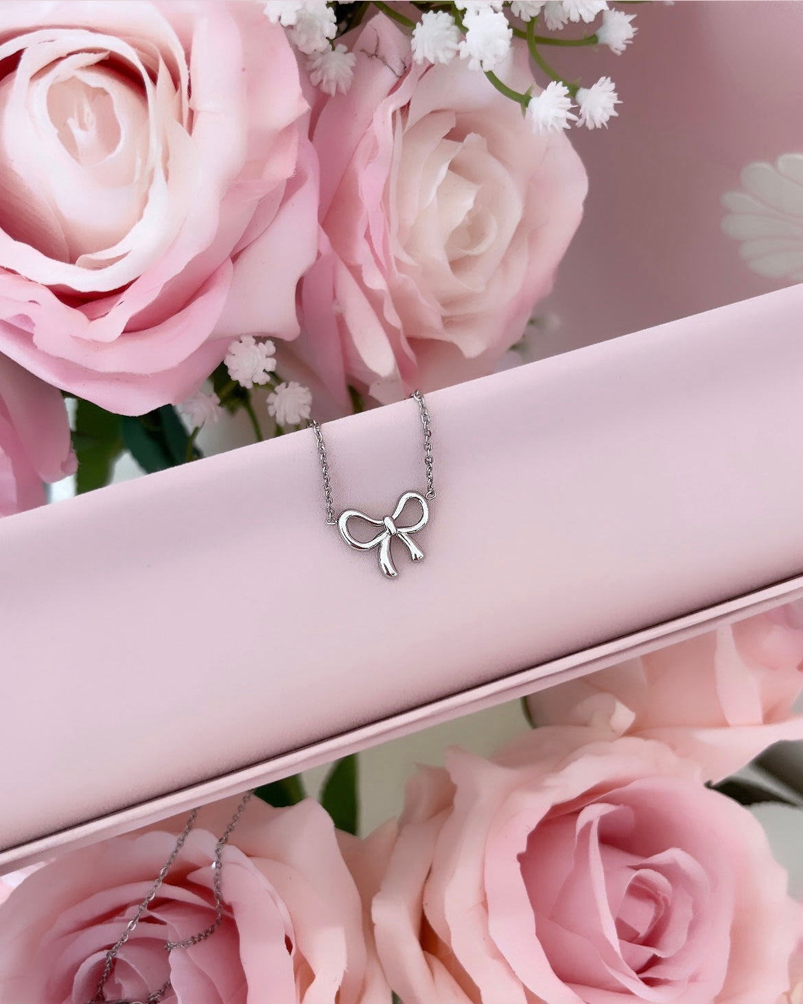 COLLIER BOWS