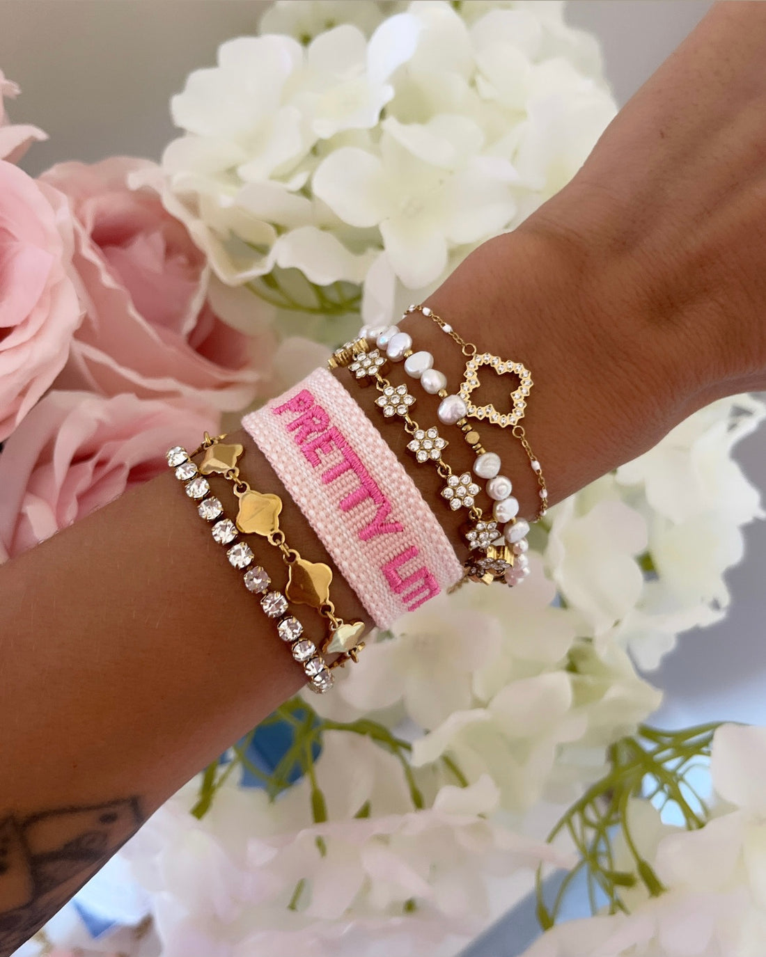 BRACELET BRODÉ PRETTY LITTLE LIARS ROSE