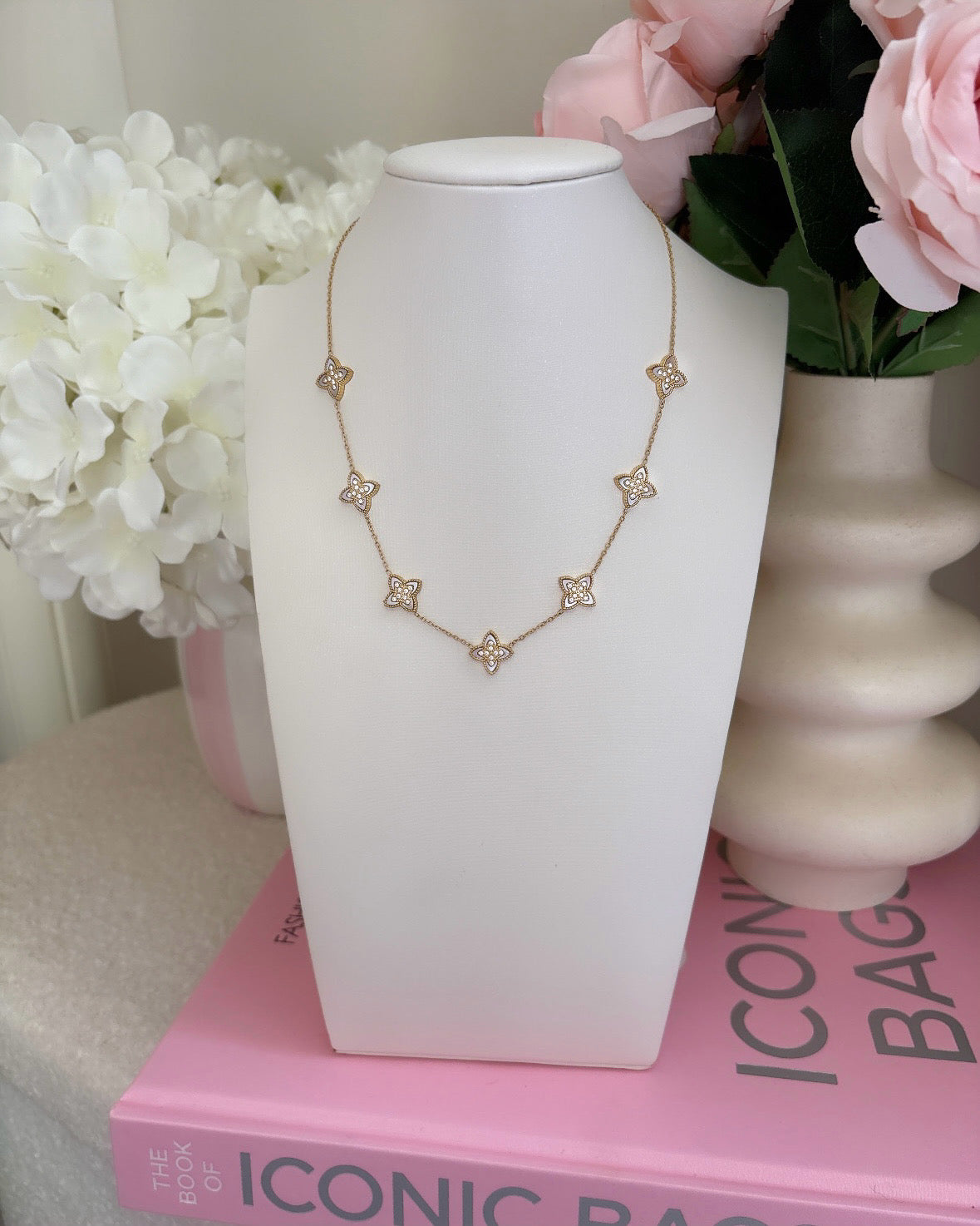 COLLIER JOAN