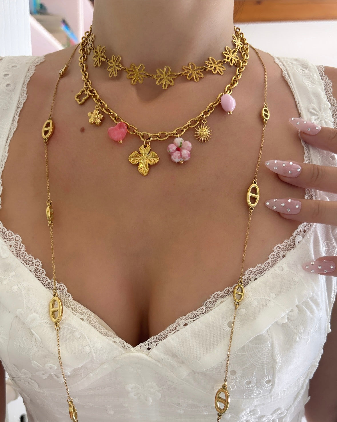 COLLIER GIRLY