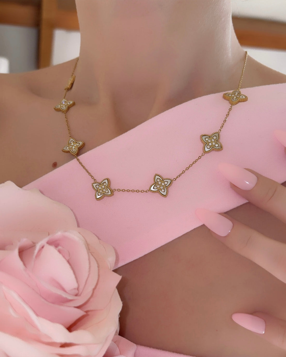 COLLIER JOAN