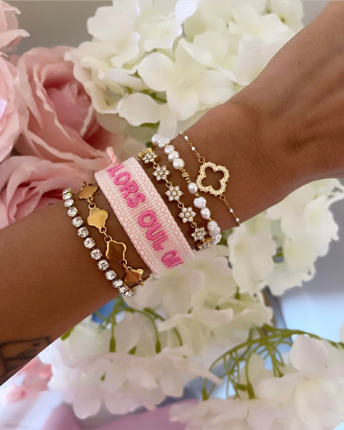 BRACELET BRODÉ ALORS OUI, ON EST COUPABLES