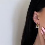 BOUCLES D’OREILLES