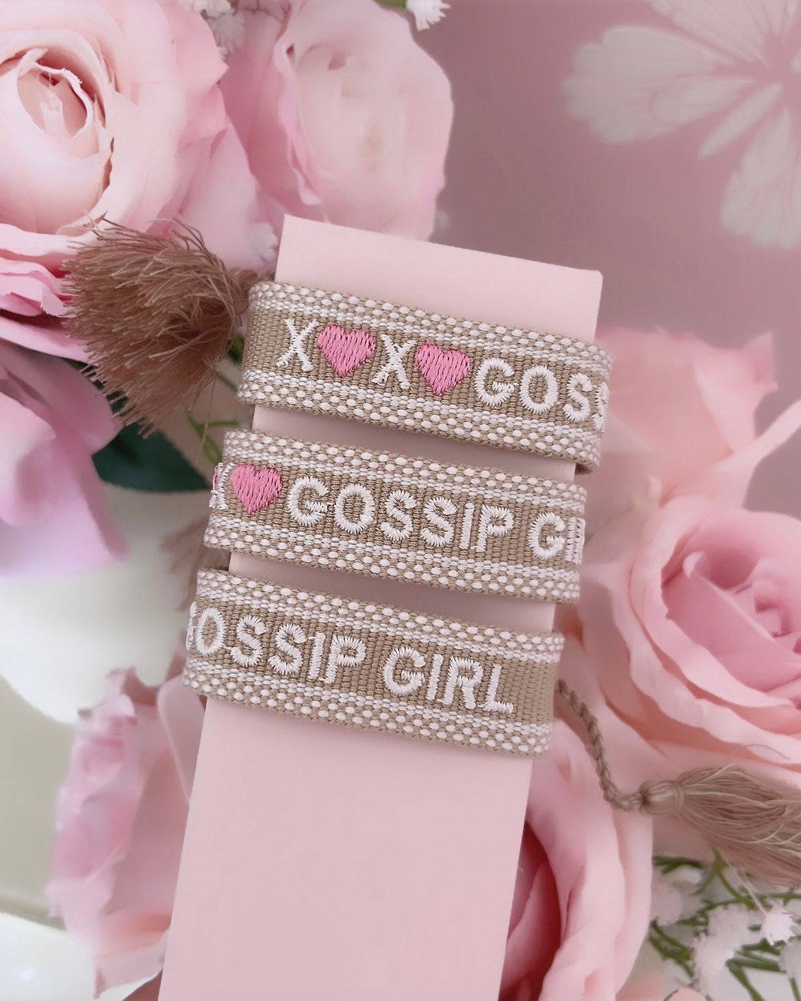 BRACELET BRODÉ GOSSIP GIRL CŒUR