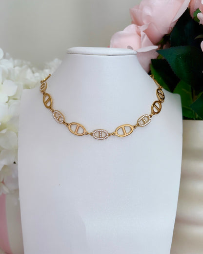 COLLIER ARI