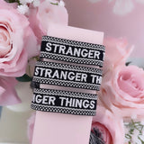 Bracelet brodé « STRANGER THINGS »