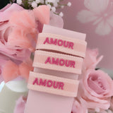 Bracelet brodé « Amour »