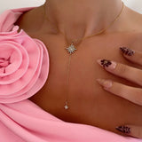 COLLIER ELARA